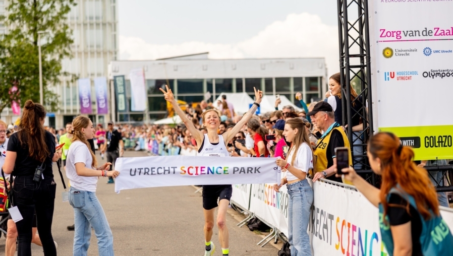 Marathon 2024, finish, vrouw