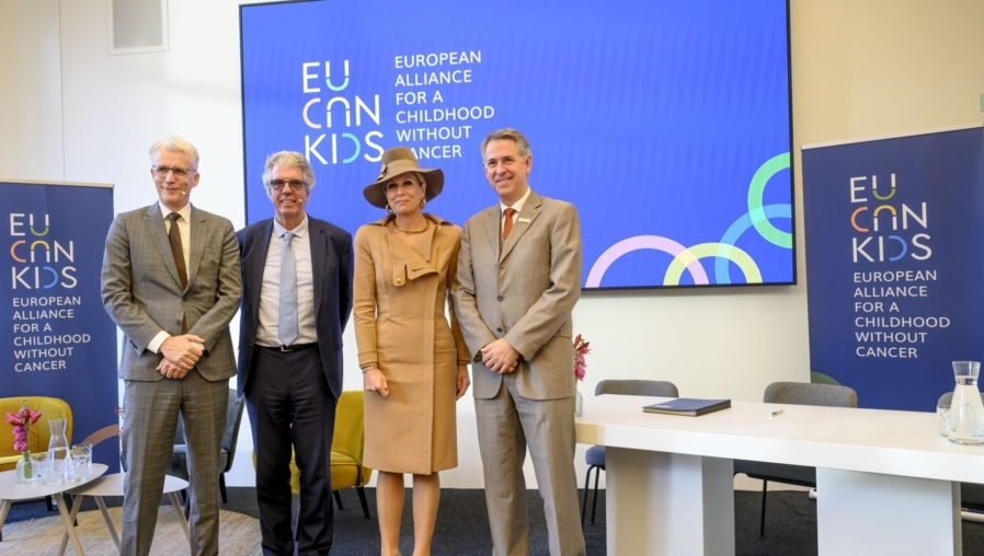 Maxima, samenwerking