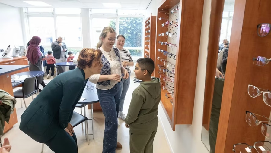 hogeschool-utrecht-en-gemeente-bieden-ook-in-2026-gratis-oogonderzoek-en-kinderbrillen