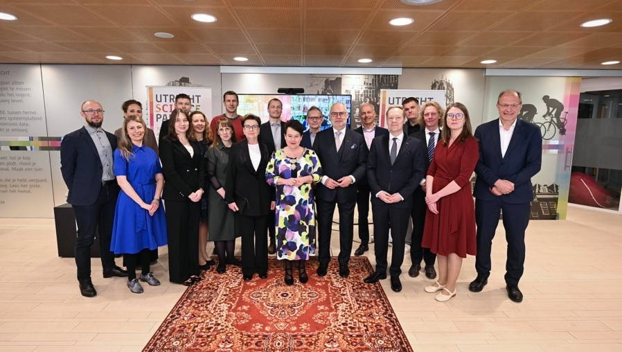 Bezoek President Estland - groep - hires